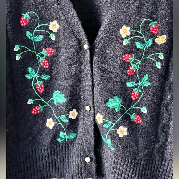 Twik par Simons Navy Blue Embroidered Strawberry Cardigan – Size M - Picture 3 of 5